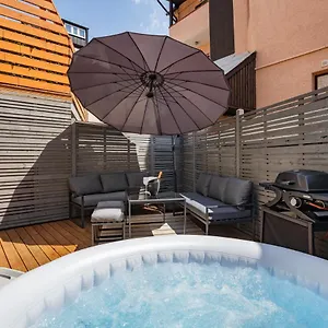Apartment Terrace With 5 Rooms, Whirlpool And Bbq, Augsburg